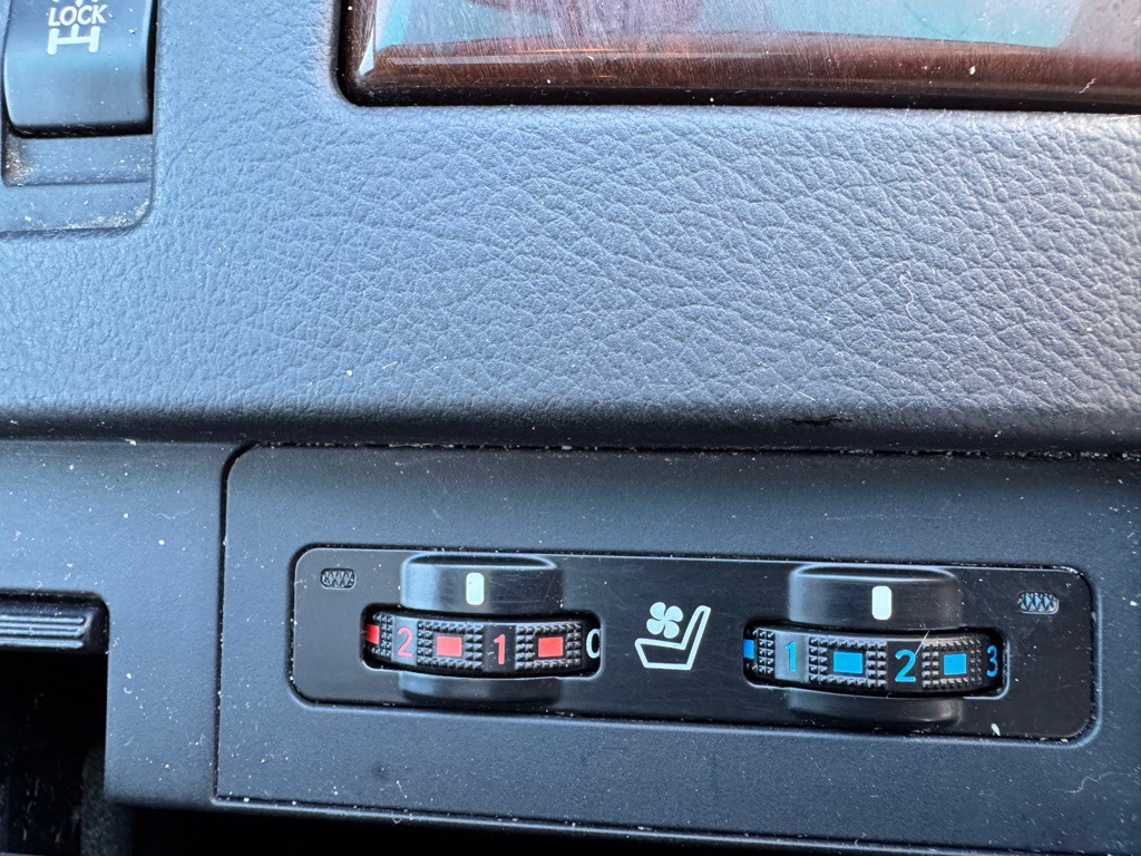 2011 Lexus RX Image 8