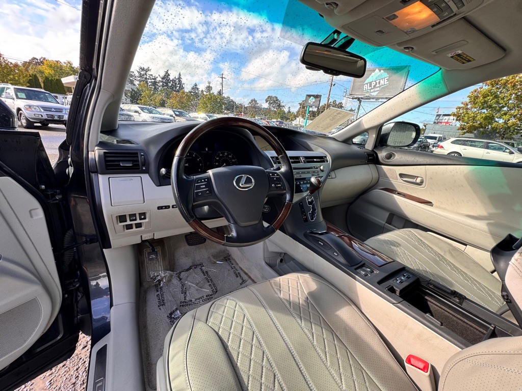 2011 Lexus RX Image 10