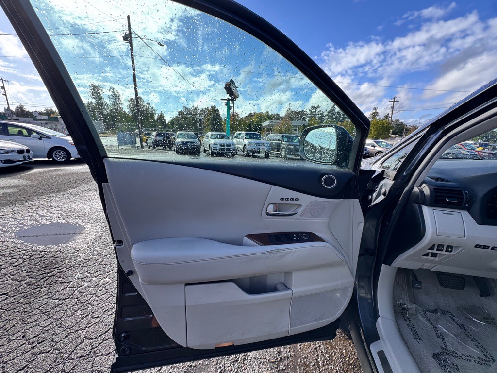 2011 Lexus RX Image 11