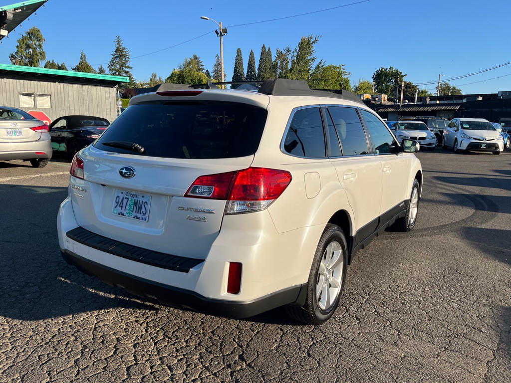 2013 Subaru Outback Image 5