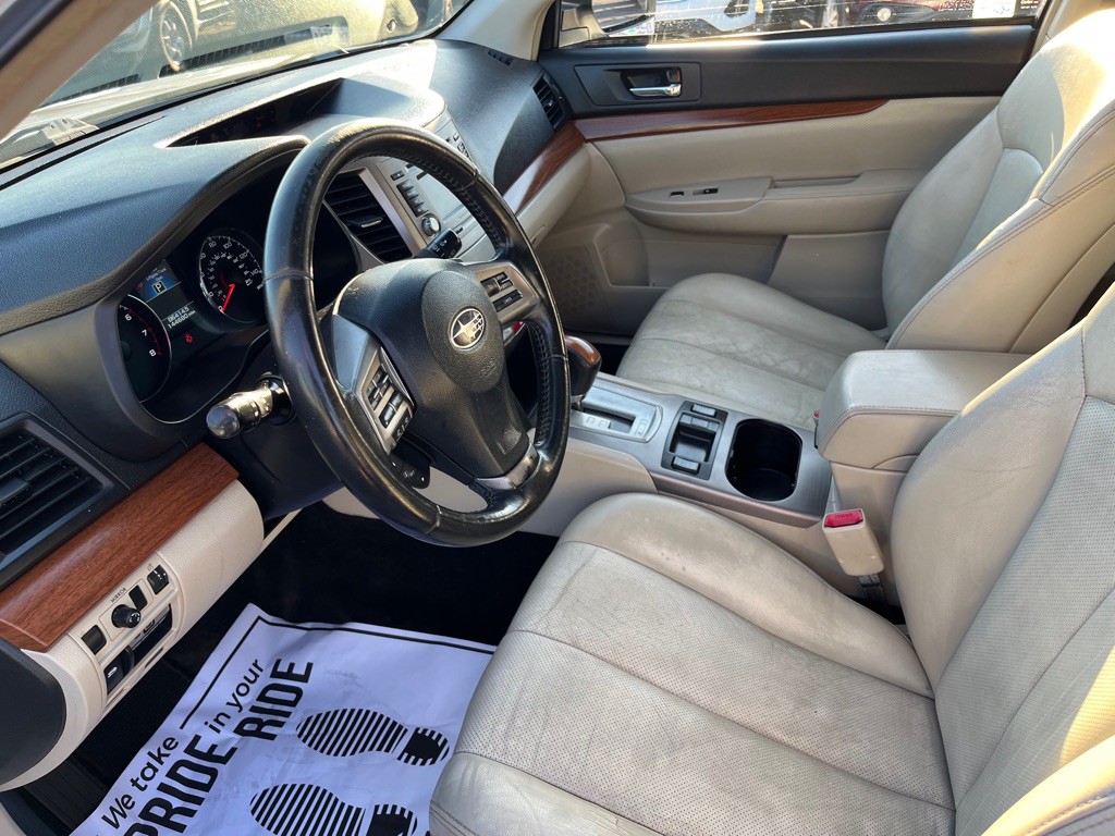 2013 Subaru Outback Image 9