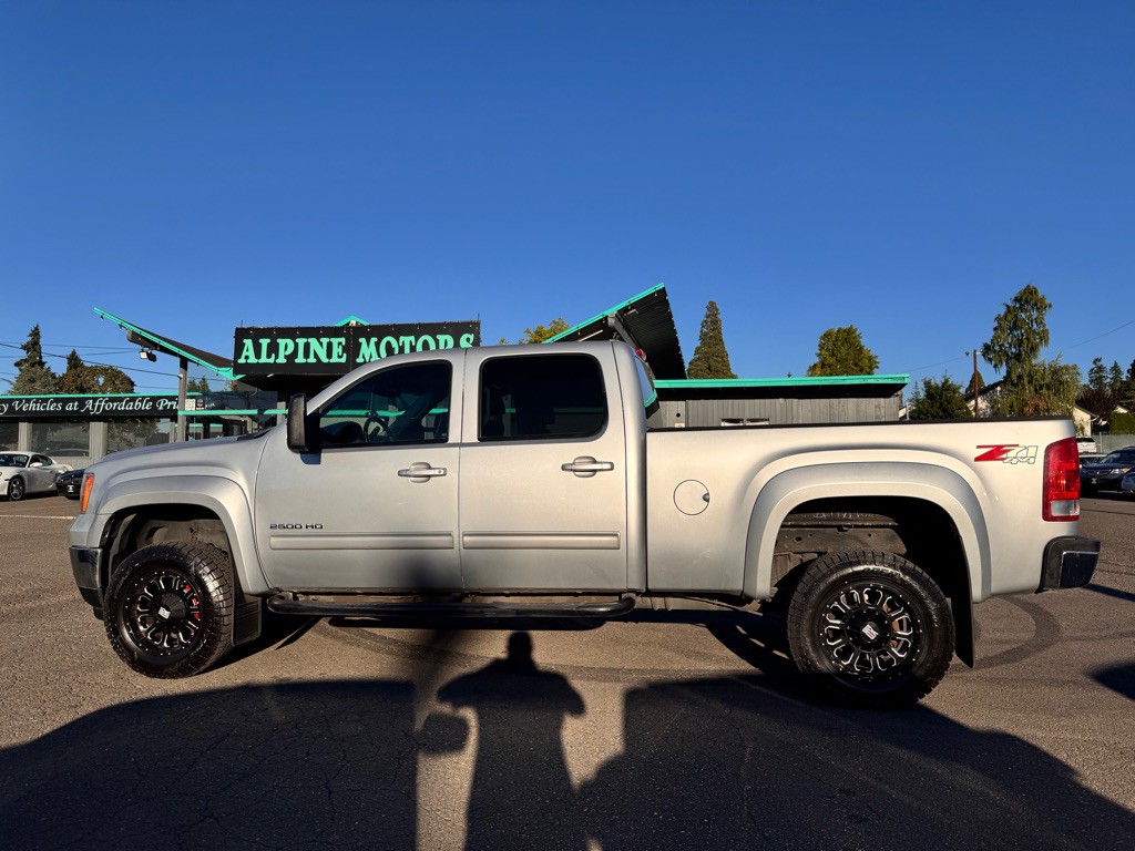 2012 GMC Sierra Image 2