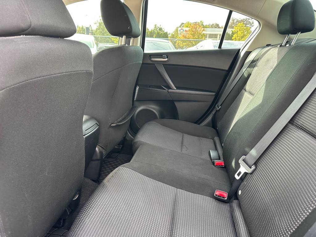 2013 Mazda Mazda3 Image 8