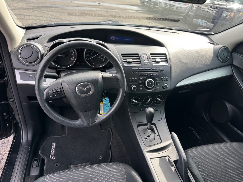 2013 Mazda Mazda3 Image 9