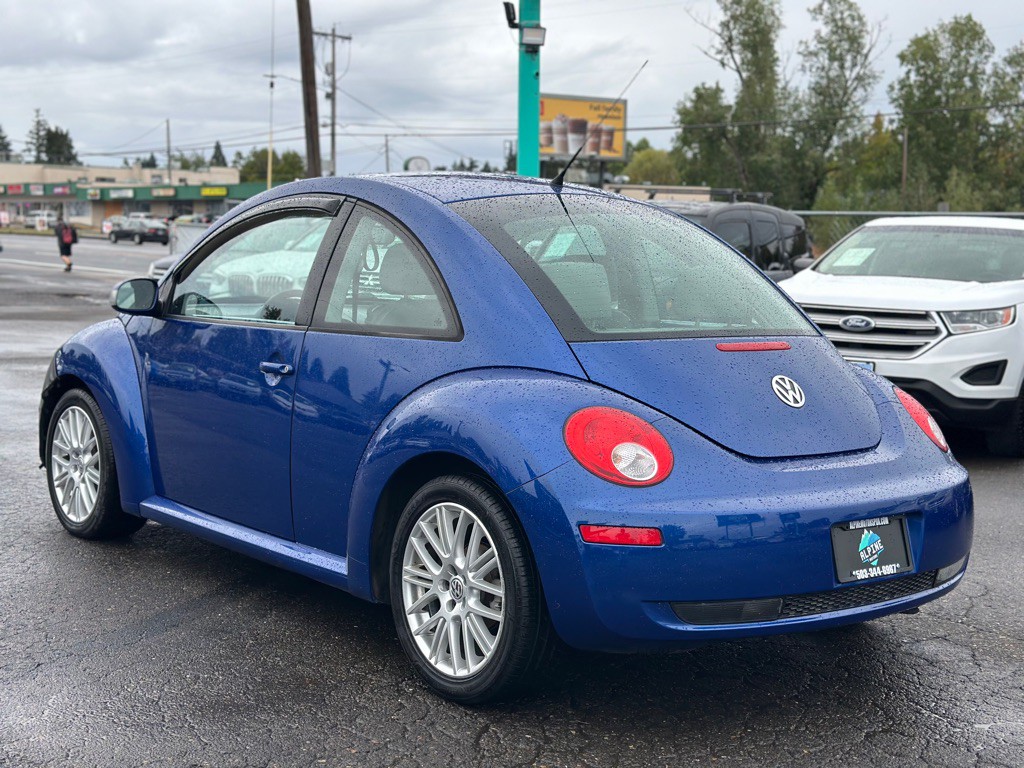 2007 Volkswagen Beetle Image 2