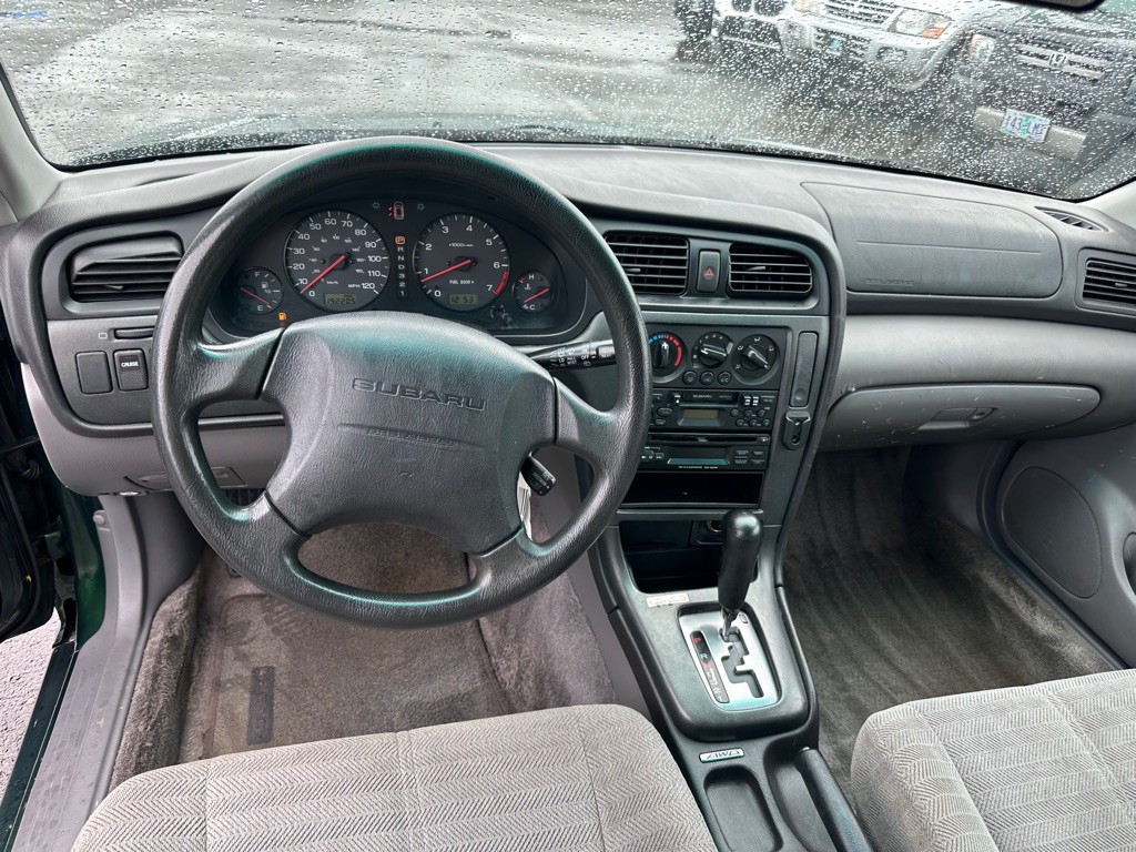 2000 Subaru Legacy Image 9
