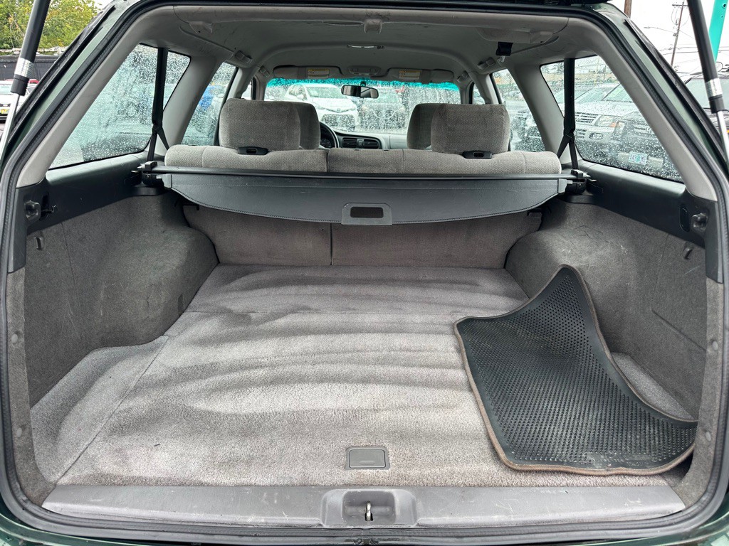 2000 Subaru Legacy Image 10