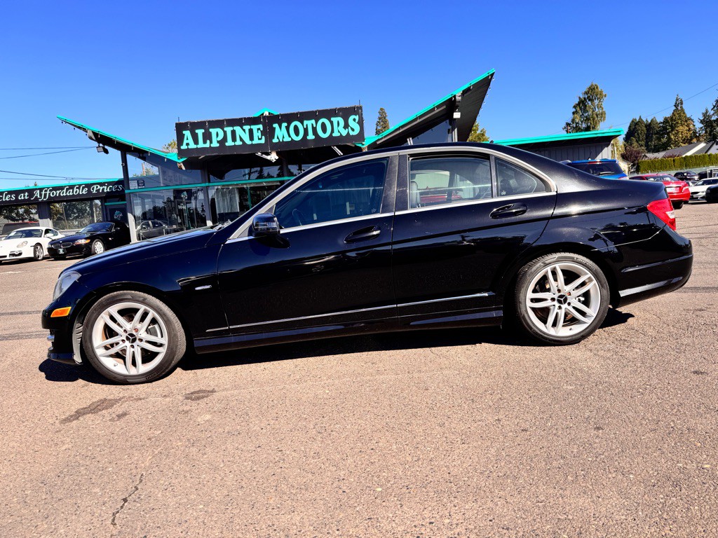 2012 Mercedes-Benz C-Class Image 2