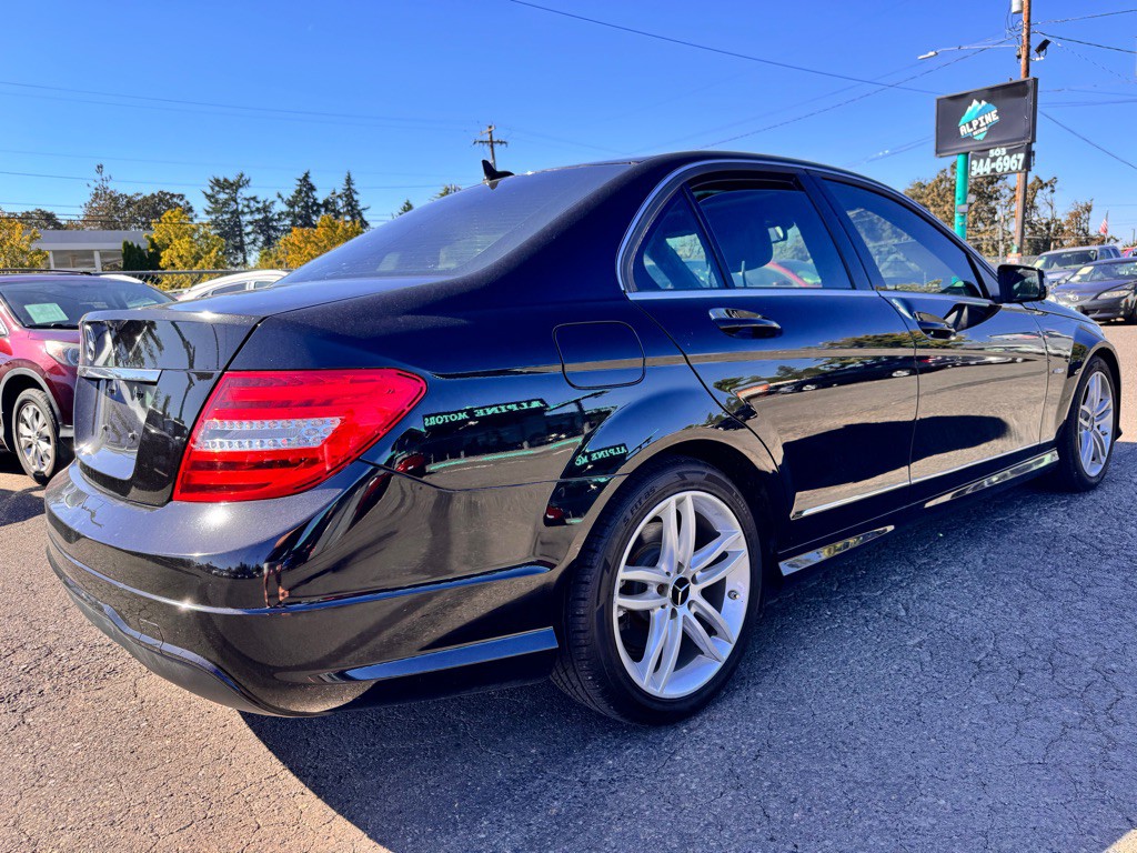 2012 Mercedes-Benz C-Class Image 5