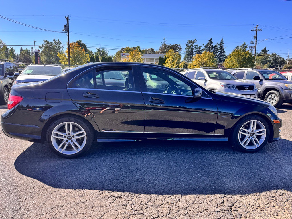 2012 Mercedes-Benz C-Class Image 6