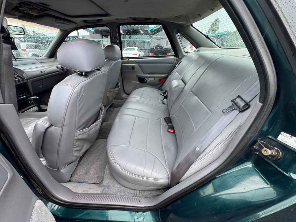 1995 Ford Taurus Image 12
