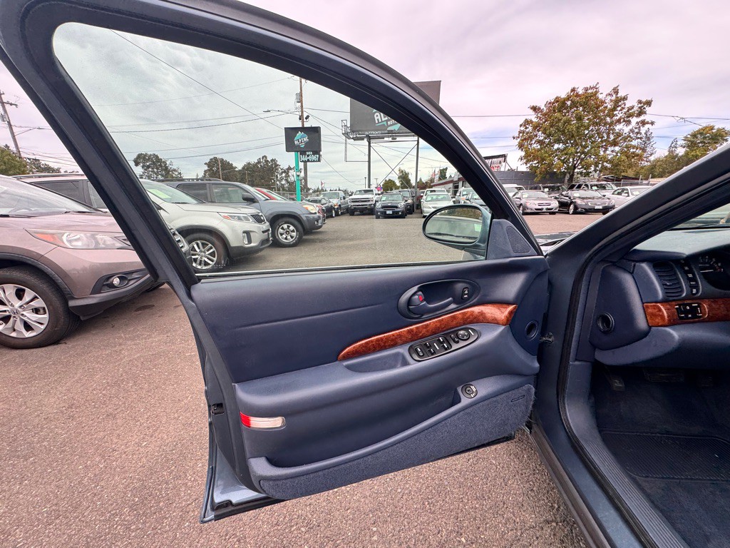 2000 Buick LeSabre Image 9