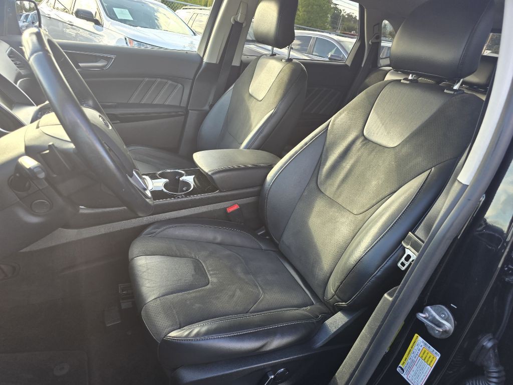 2017 Ford Edge Image 9