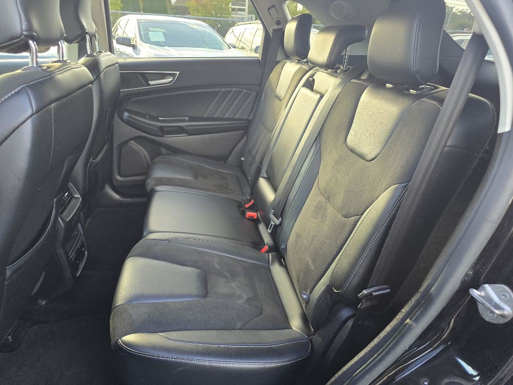 2017 Ford Edge Image 13