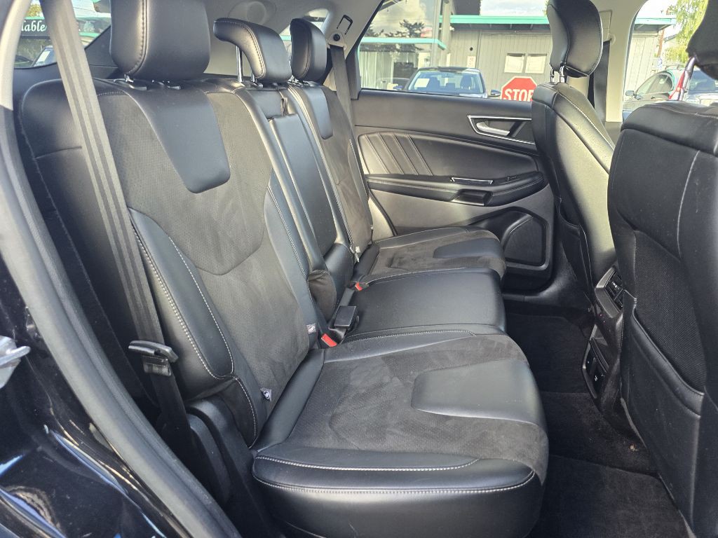 2017 Ford Edge Image 14