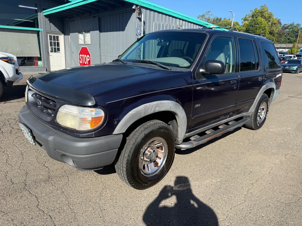 2000 Ford Explorer Image 1