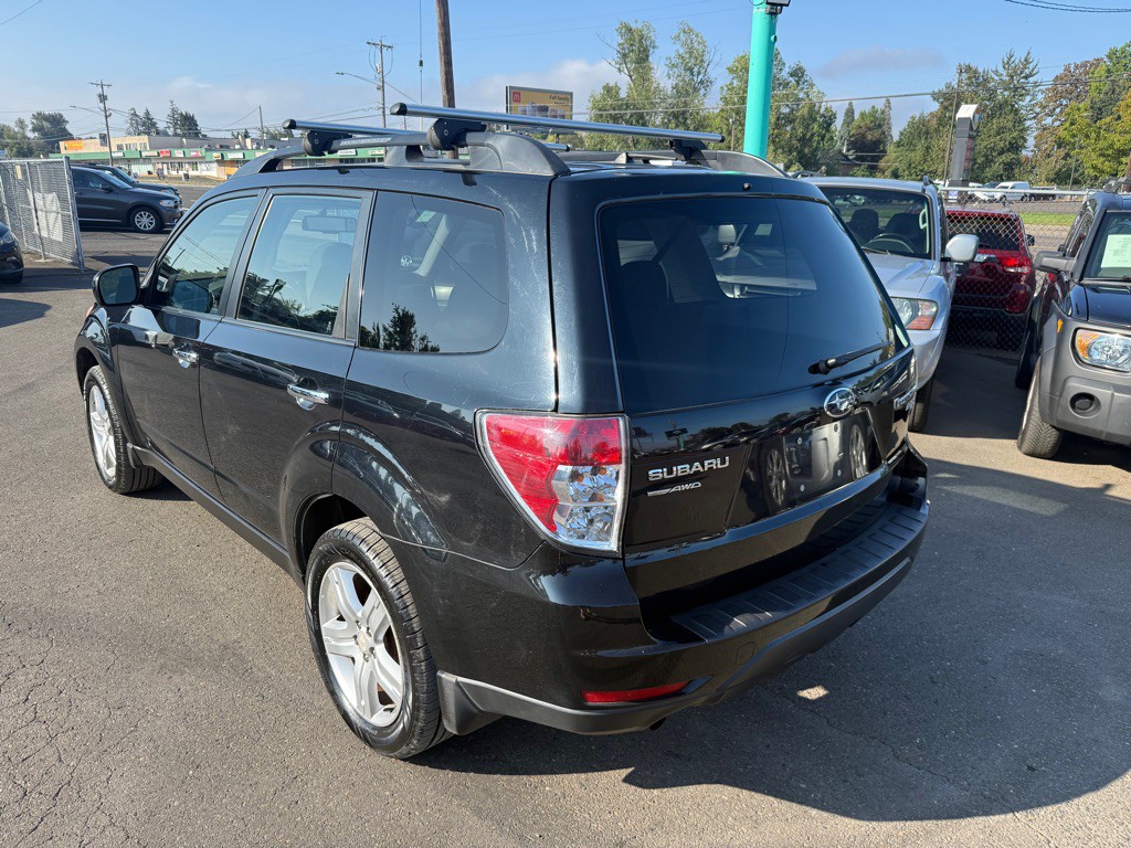 2010 Subaru Forester Image 2