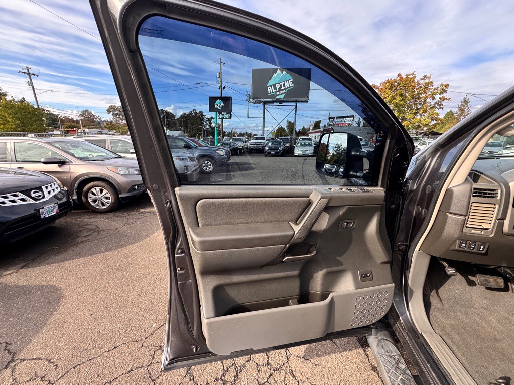 2005 Nissan Titan Image 9