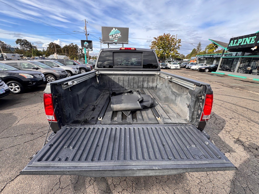 2005 Nissan Titan Image 11