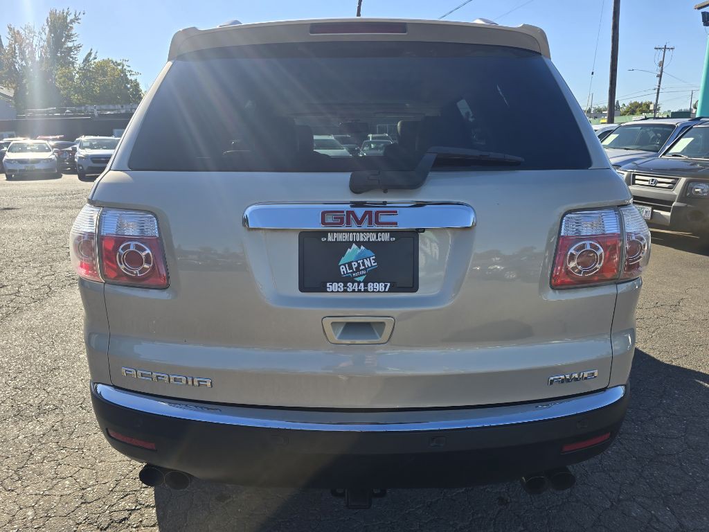 2011 GMC Acadia Image 4