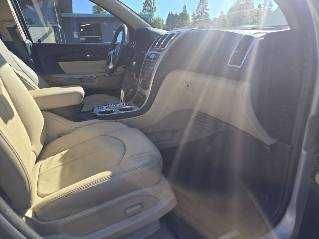 2011 GMC Acadia Image 12