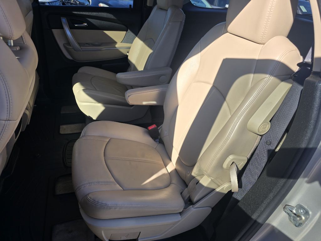 2011 GMC Acadia Image 13