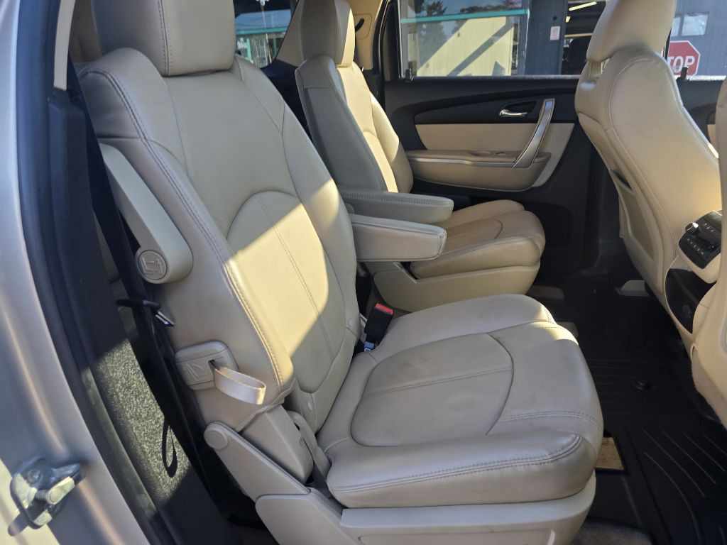 2011 GMC Acadia Image 14