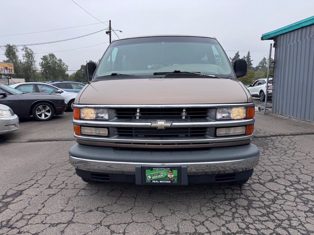 1997 Chevrolet Express Image 8