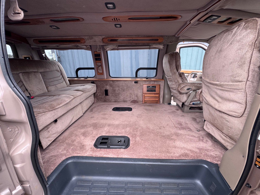 1997 Chevrolet Express Image 11