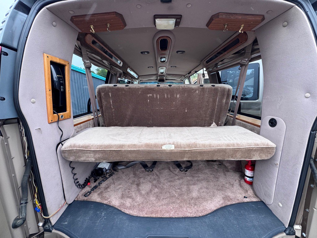 1997 Chevrolet Express Image 13