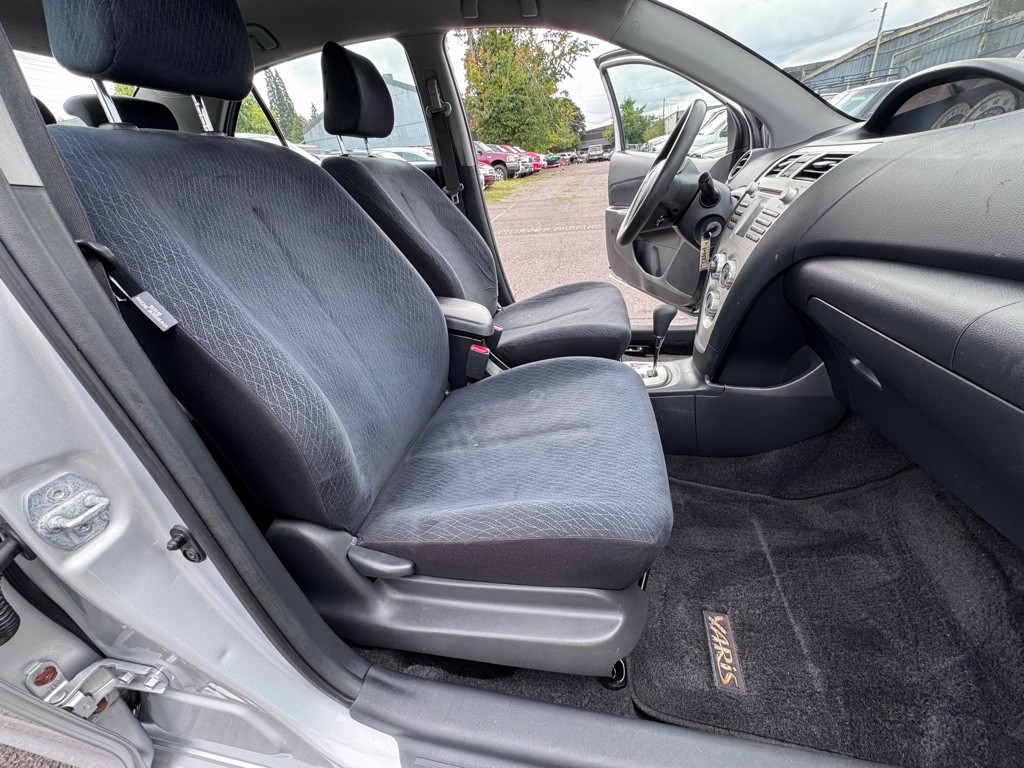2008 Toyota Yaris Image 11