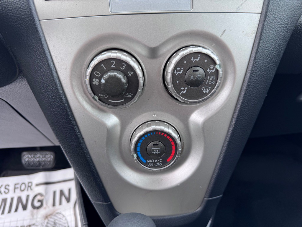 2008 Toyota Yaris Image 17
