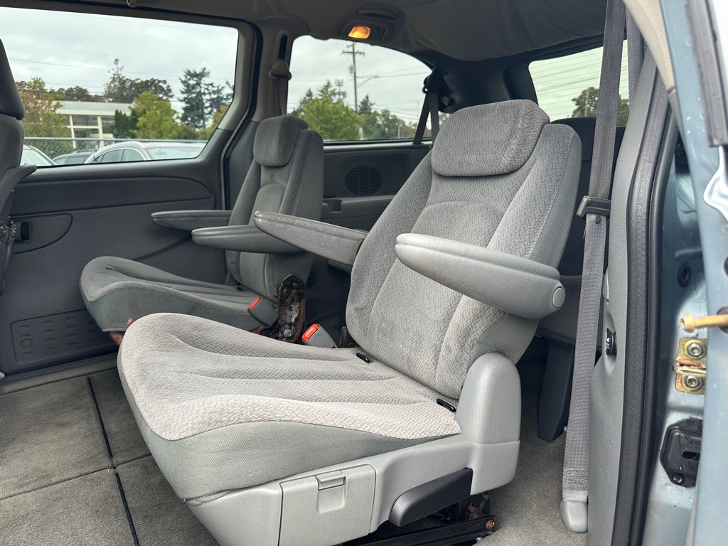 2005 Dodge Grand Caravan Image 8