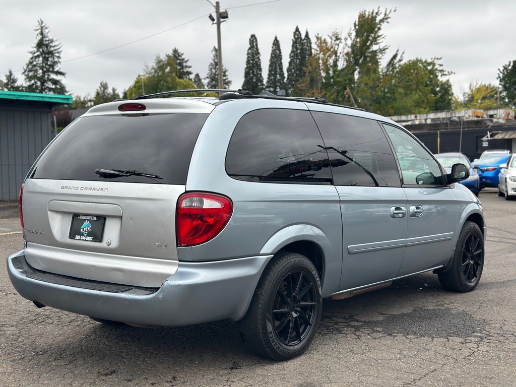 2005 Dodge Grand Caravan Image 4