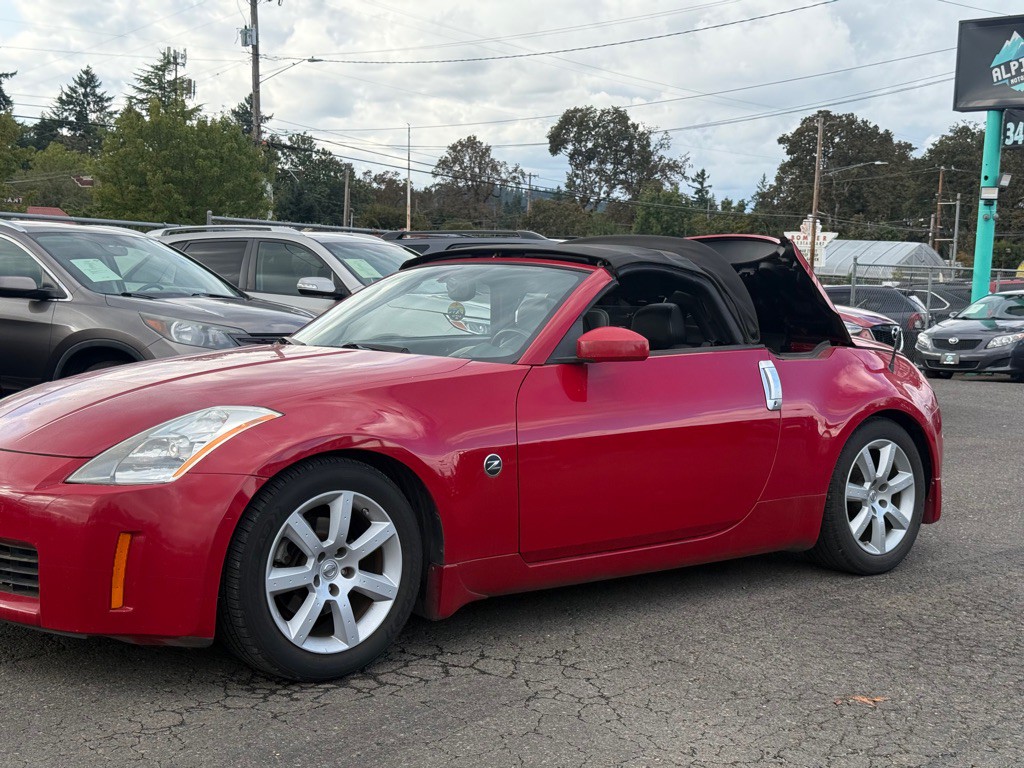 2005 Nissan 350Z Image 2