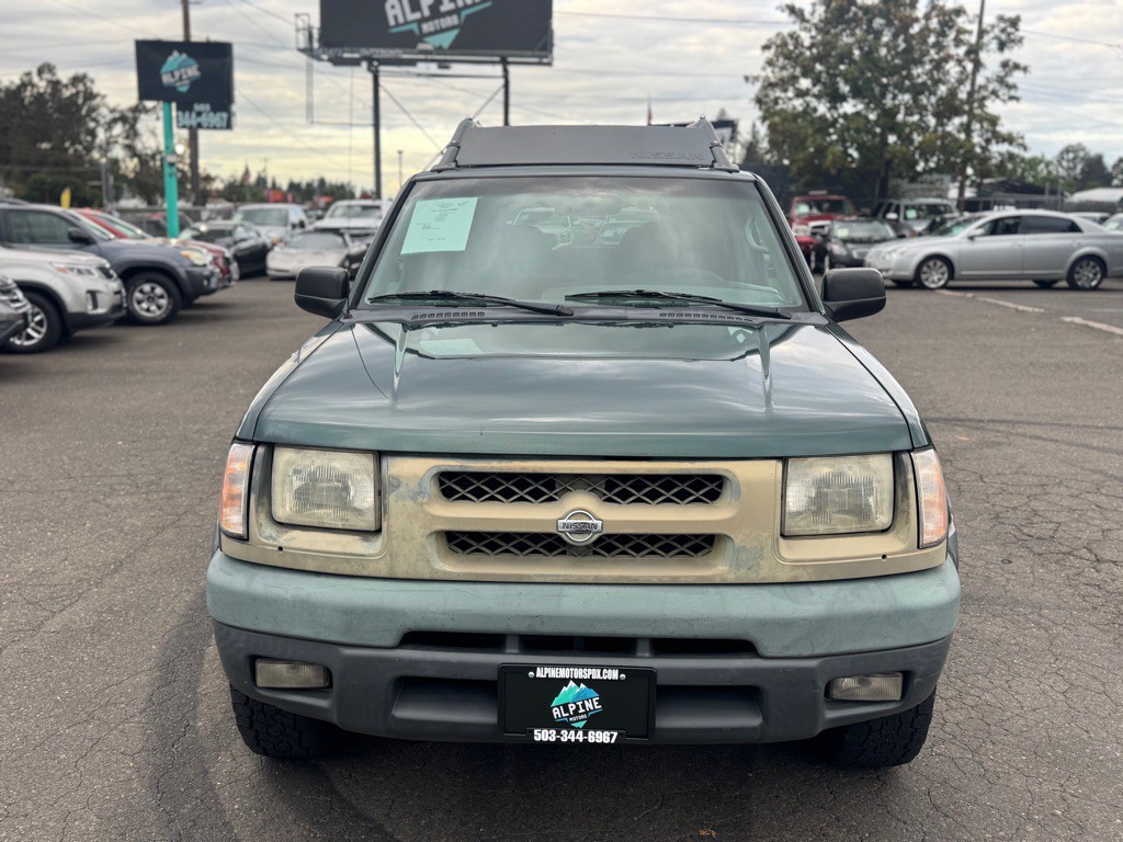 2001 Nissan Xterra Image 2