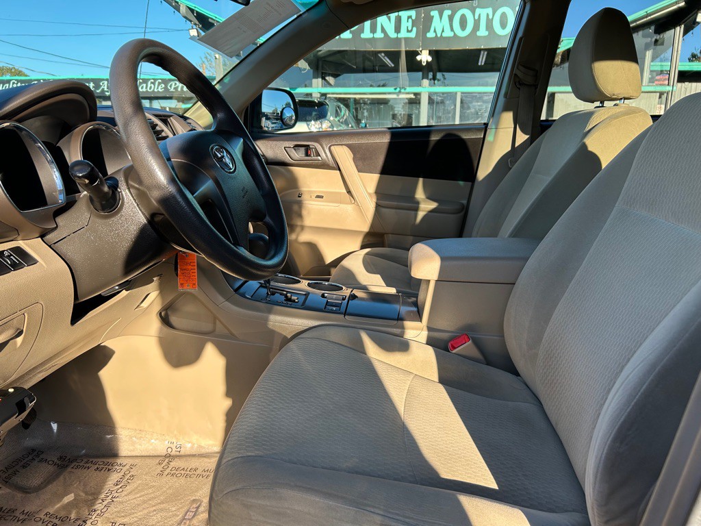 2010 Toyota Highlander Image 7
