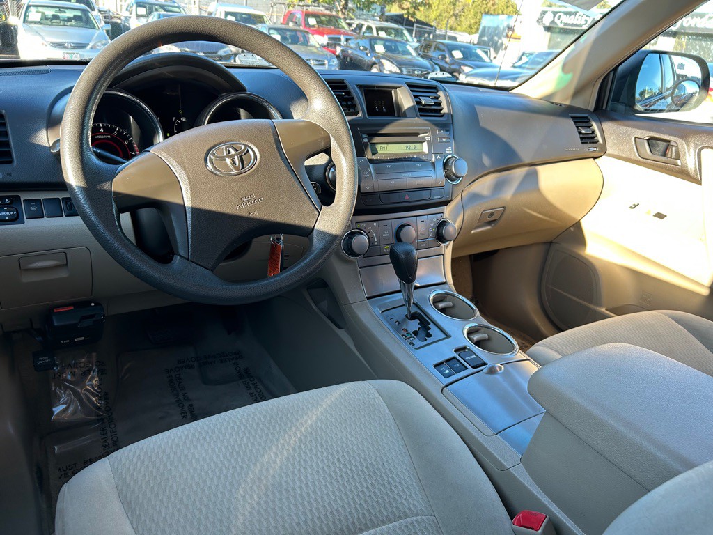 2010 Toyota Highlander Image 9