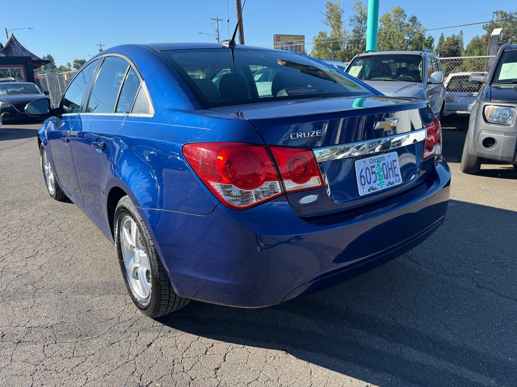 2012 Chevrolet Cruze Image 2