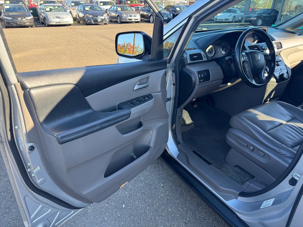 2011 Honda Odyssey Image 9