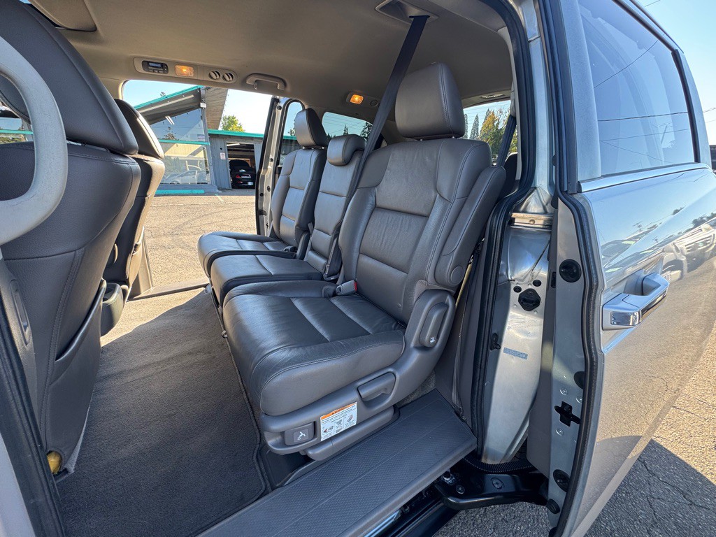 2011 Honda Odyssey Image 12