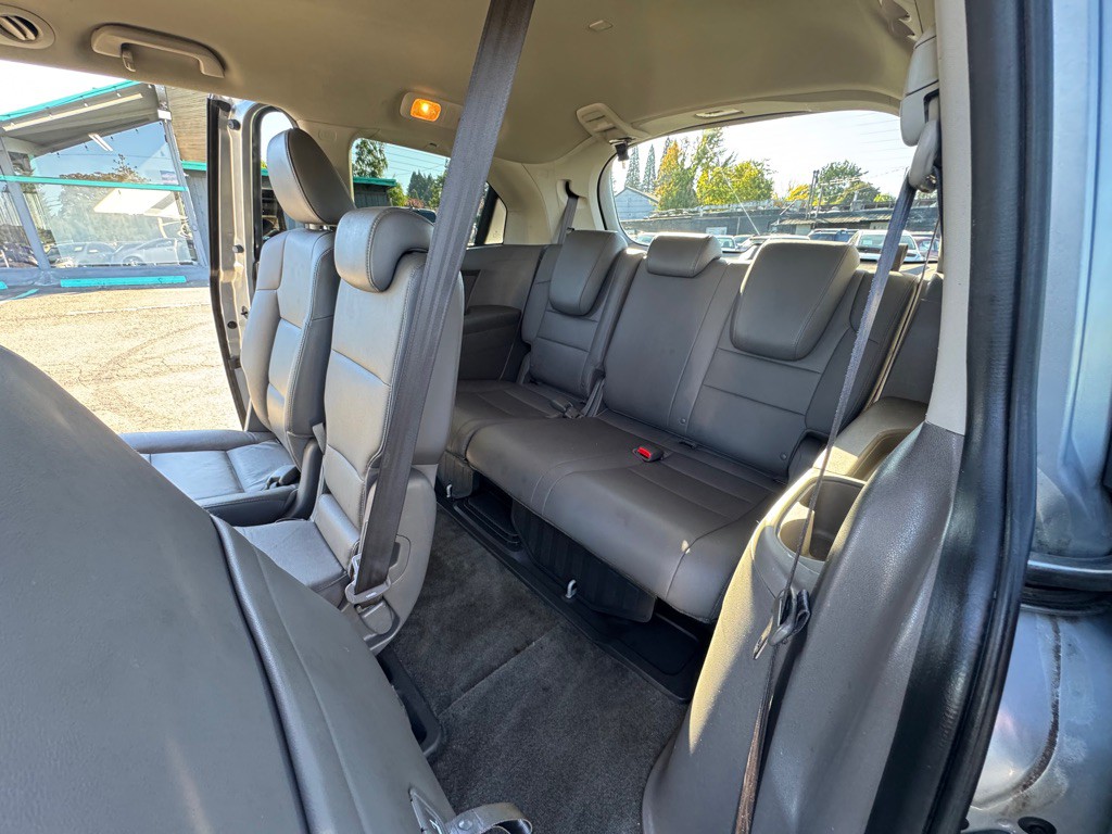 2011 Honda Odyssey Image 13