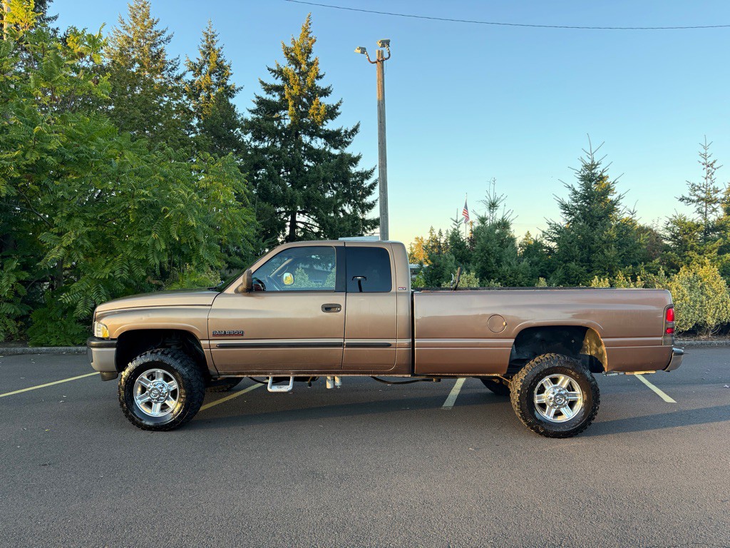 2001 Dodge Ram 2500 Image 2