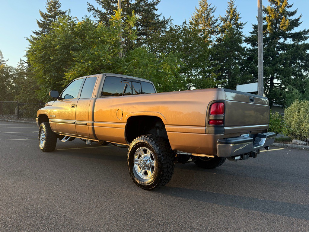 2001 Dodge Ram 2500 Image 3