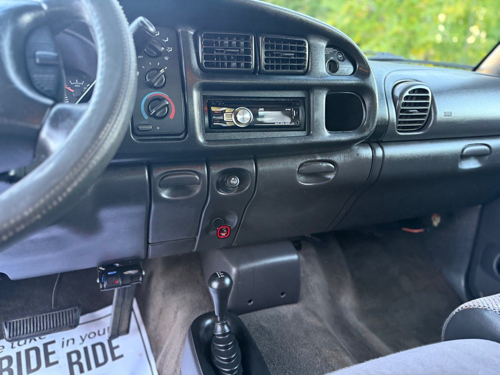 2001 Dodge Ram 2500 Image 15