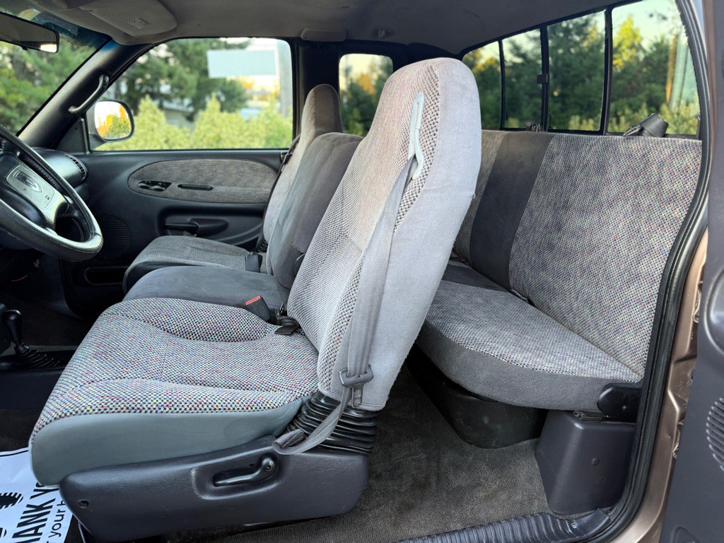 2001 Dodge Ram 2500 Image 18