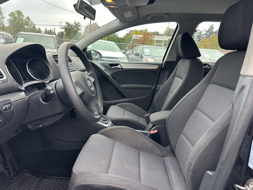 2013 Volkswagen Golf Image 7