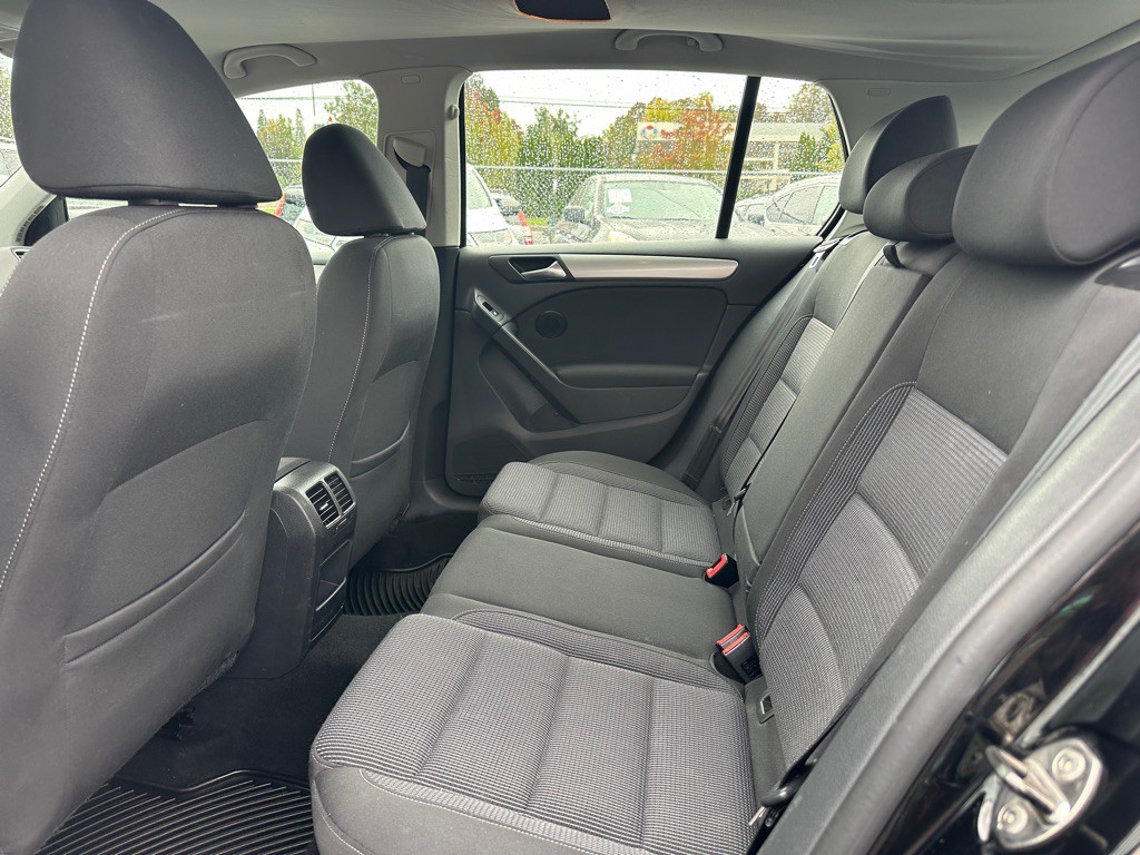 2013 Volkswagen Golf Image 8