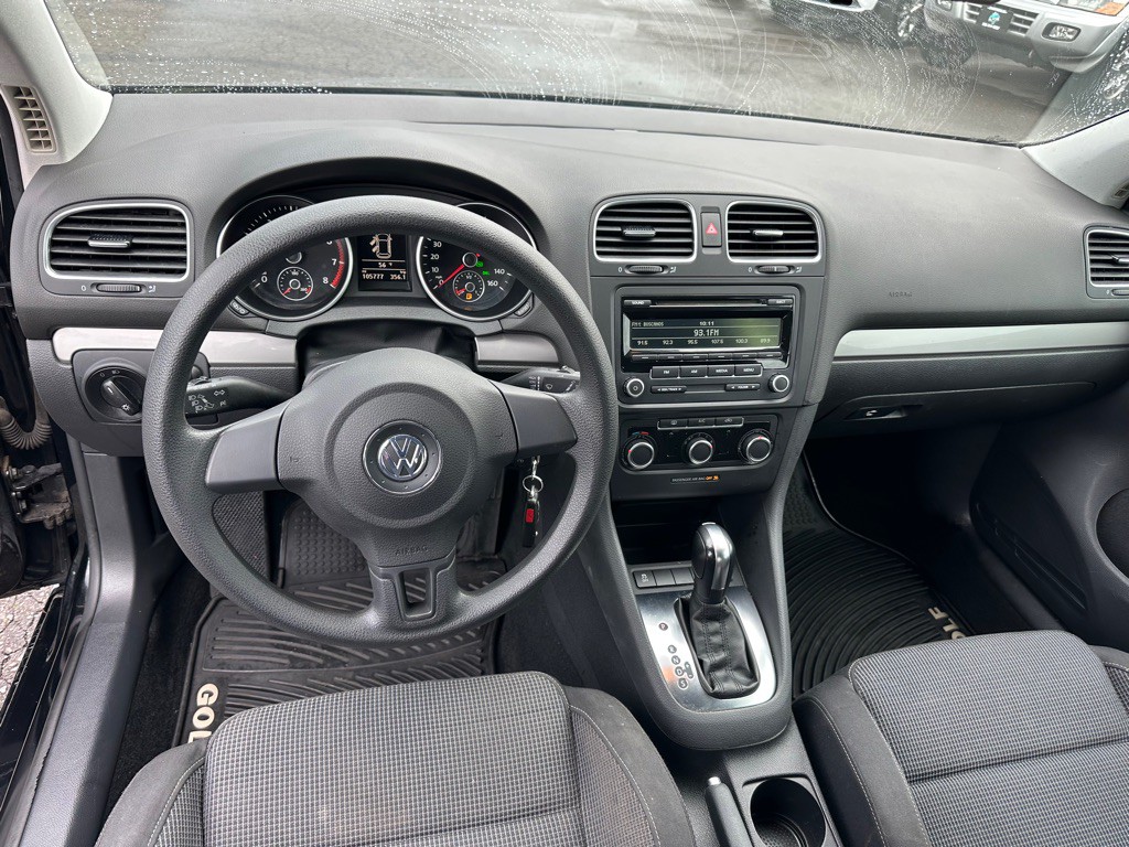 2013 Volkswagen Golf Image 9