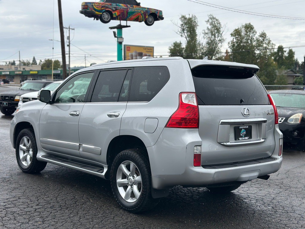 2012 Lexus GX Image 2